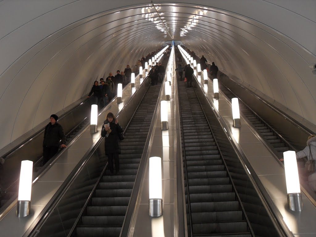 Самый длинный эскалатор в московском метро. Метро парк Победы эскалатор. Эскалатор на станции парк Победы. Станция метро парк Победы эскалатор Санкт-Петербург. Парк Победы станция метро Москва эскалатор.