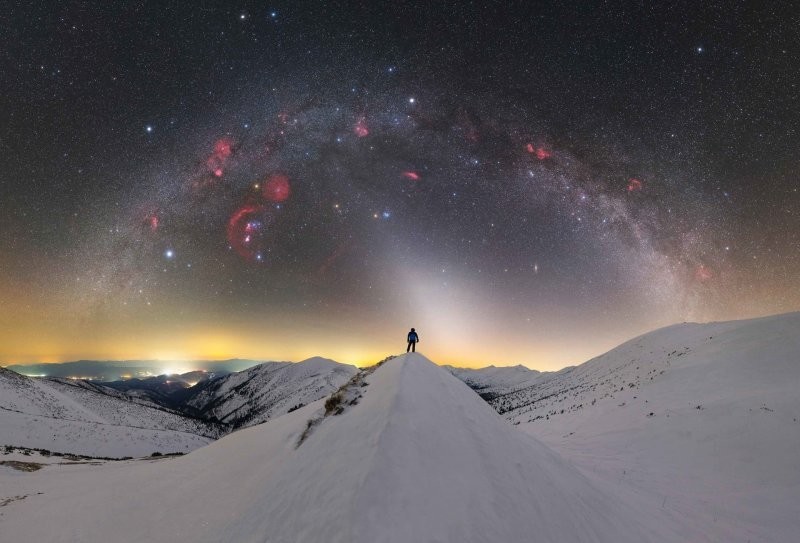 2. «Зимнее небо над горами», автор Томас Словински. Низкие Татры, Словакия