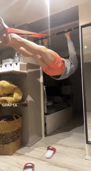 Турник не выдержал