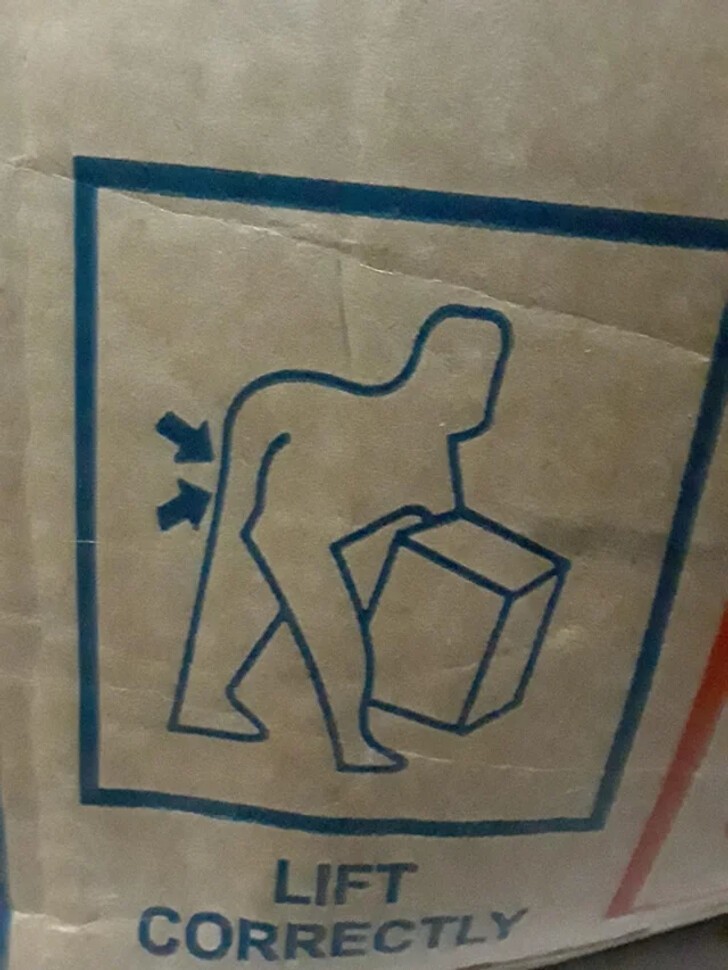 18. «На коробке написано "Поднимайте правильно". Я не знаю, как её поднять в соответствии с рисунком»