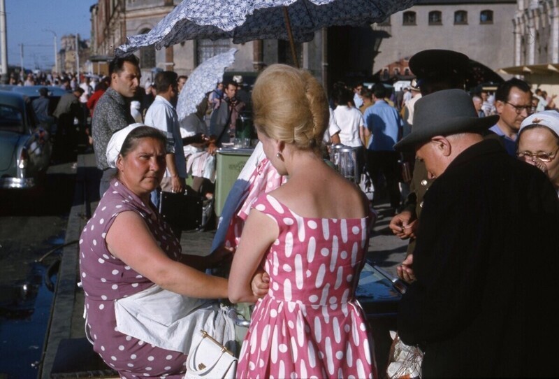 Москва 1950-х годов: люди на улицах