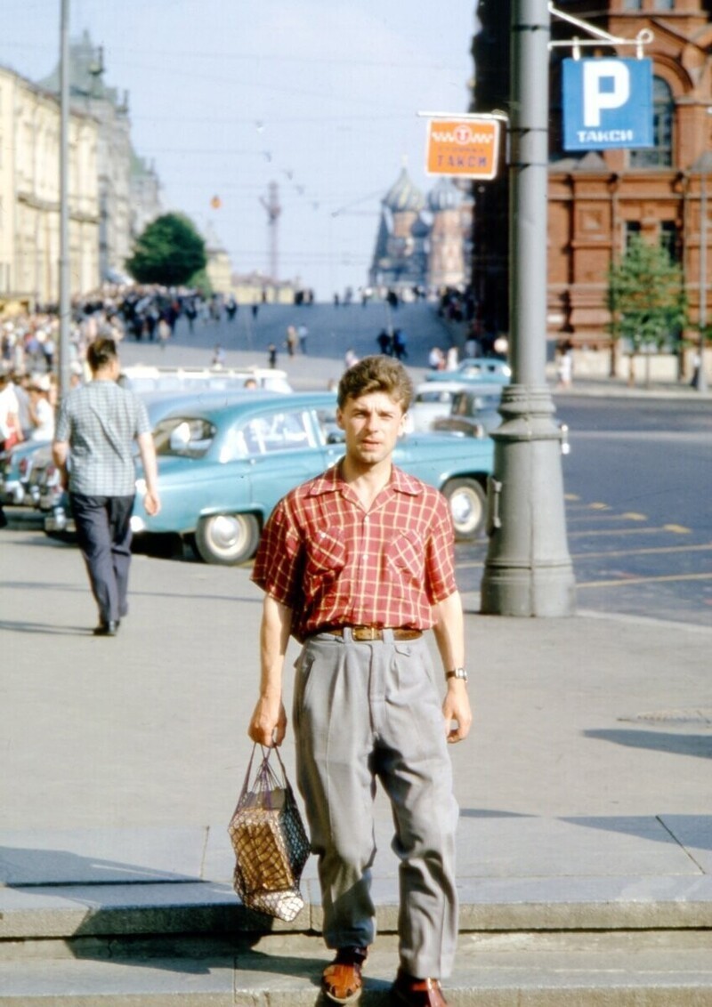 Москва 1950-х годов: люди на улицах