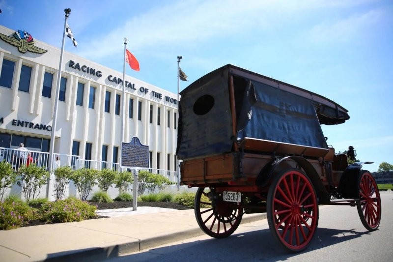 Фургон International Harvester MW Auto Wagon — Механизмы далёкой древности