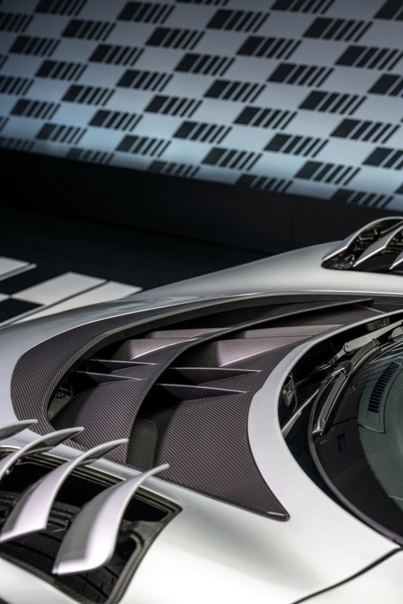 Серийный Mercedes-AMG ONE — монстр с двигателем Формулы-1, разрешенный для использования на дорогах