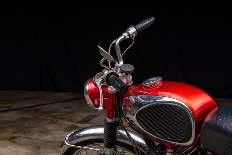 Bridgestone - это не только шины:  редкий двухтактный мотоцикл BS175 из 1960-х