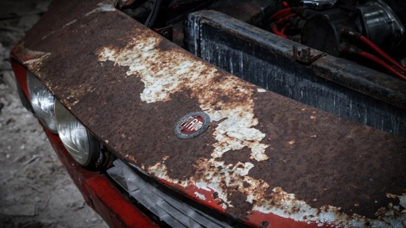 Сгоревший Fiat Dino Spider, найденный в сарае спустя 45 лет, продали за кругленькую сумму