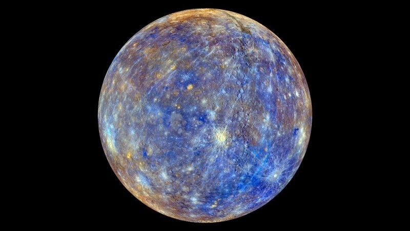 21. Орбита Меркурия следует уникальной схеме, отличной от других планет, которая оставалась необъяснимой до теории Эйнштейна об искривлении пространства-времени из-за сильной гравитации поблизости