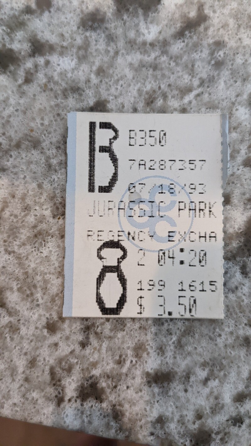 8. 18 июля 1993 года билет на фильм "Парк юрского периода" стоил 3,50 доллара