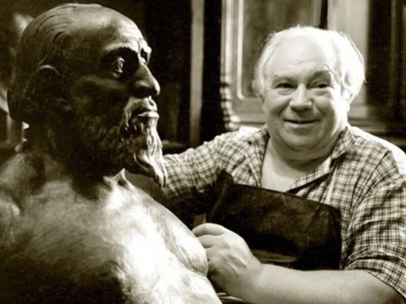 В 1964 году советский антрополог и скульптор Михаил Герасимов выполнил реконструкцию облика Ивана Грозного по черепу из захоронения царя, вскрытого годом ранее.