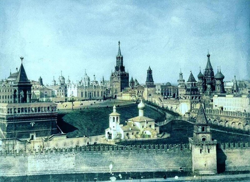 Удивительная фотография 1908 года, где в одном кадре присутствует почти все утраченное в Кремле 1918-1933 годах