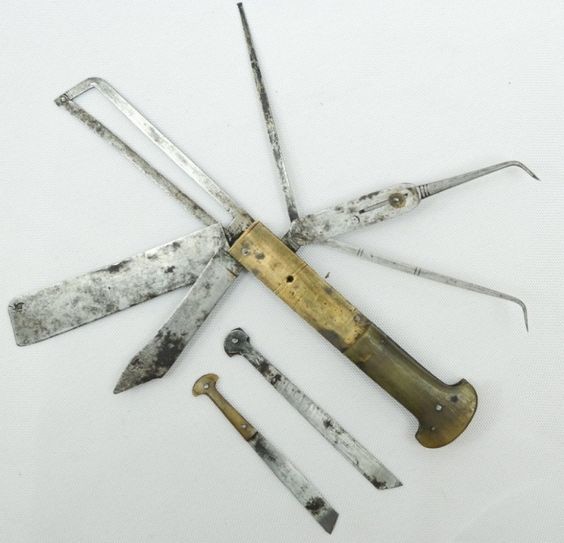 Старинный многолезвийный нож китайских врачей