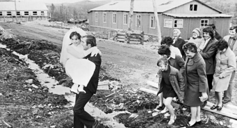 Советская свадьба в поселке. Человеческое счастье не зависит от того, какая и где была свадьба.