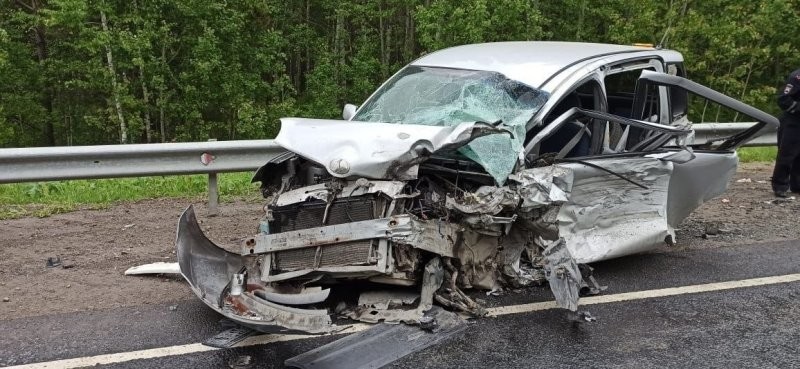 Авария дня. Пожилой водитель устроил серьёзное ДТП на трассе в Томской области