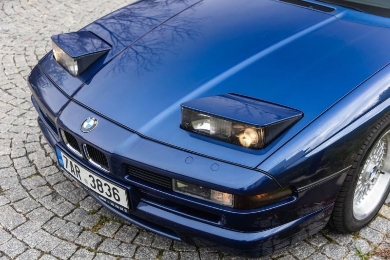 Великолепный BMW 850 Ci 1995 года отлично смотрелся бы в любом гараже