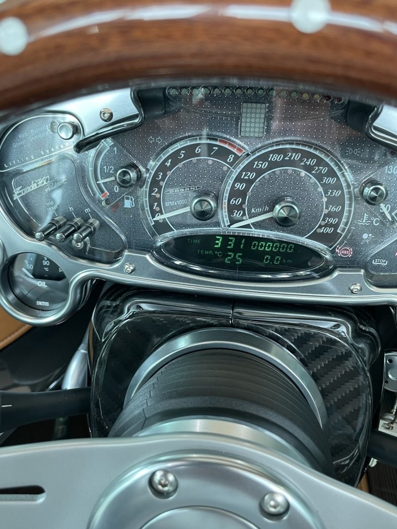 Pagani Zonda 760 Roadster — последний эксклюзивный экземпляр легендарного спорткара