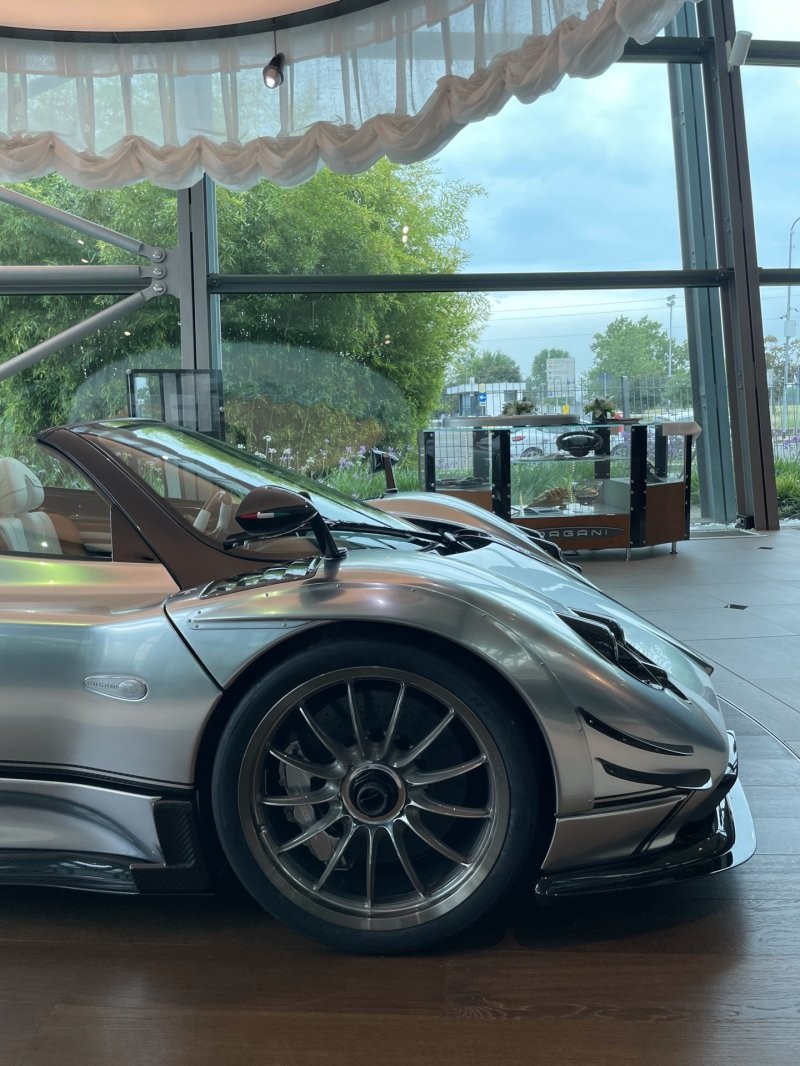 Pagani Zonda 760 Roadster — последний эксклюзивный экземпляр легендарного спорткара