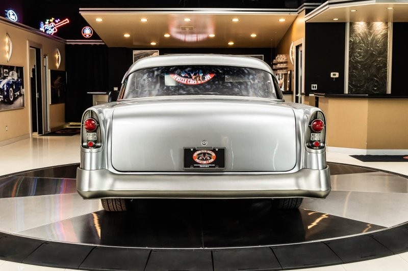 Потрясающий рестомод Chevrolet Bel-Air 1956 года стоимостью всего 200 тысяч долларов
