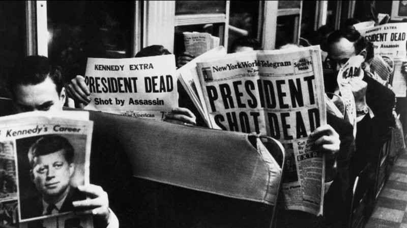 Заголовки газет в день гибели Джона Кеннеди в 1963 году.