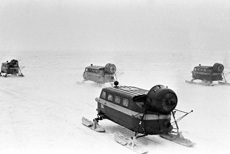 Советские почтовые снегоходы в Хабаровском крае, около 1983 года