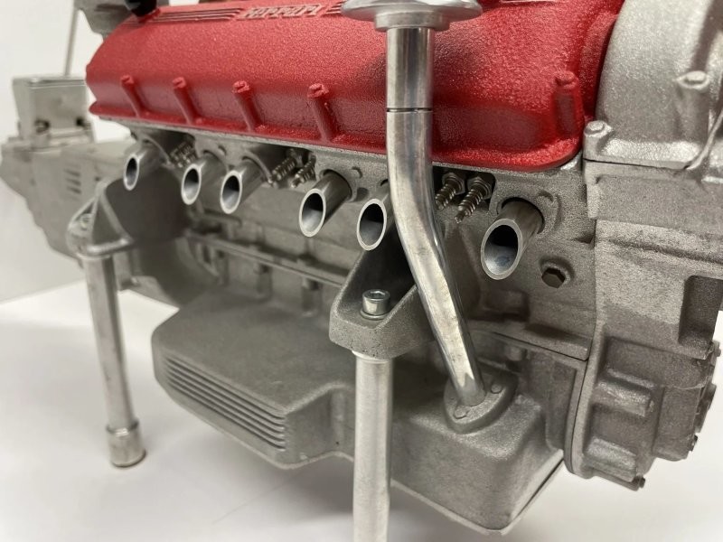 Игрушка ценой в миллион рублей: модель двигателя Ferrari