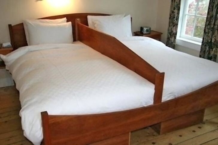 Кровать, которая выглядит ярким примером френдзоны