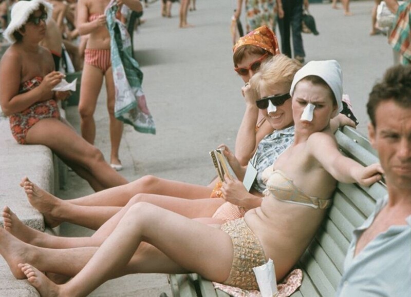 Советские девушки на пляже. Крым. 1970-е годы.