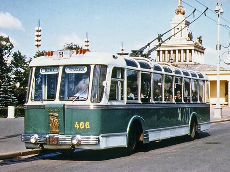 СВАРЗ-ТБЭС-ВСХВ - экскурсионная модификация троллейбуса СВАРЗ-ТБЭС производства Сокольнического вагоноремонтно-строительного завода, предназначенная для эксплуатации на территории ВСХВ (ВДНХ). 1955 год