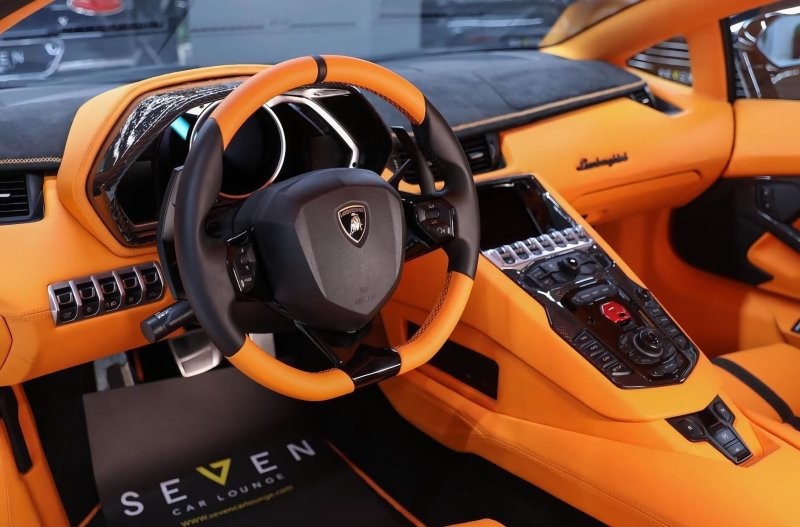 Этот поддельный Lamborghini Aventador SVJ одурачит всех богачей