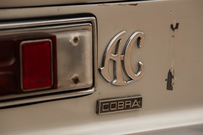 AC 428 1971 года — Shelby Cobra в модном итальянском костюме