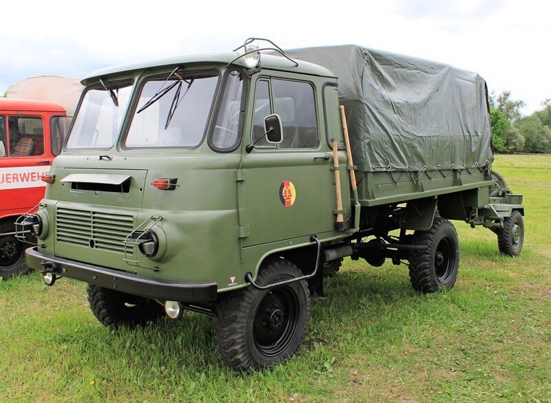Полноприводный грузовик из ГДР: Robur LO2002