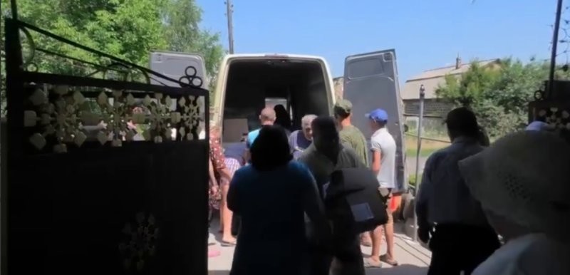 Хороший пример от остроумного кинокритика: BadComedian пожертвовал деньги на гуманитарную помощь людям Донбасса