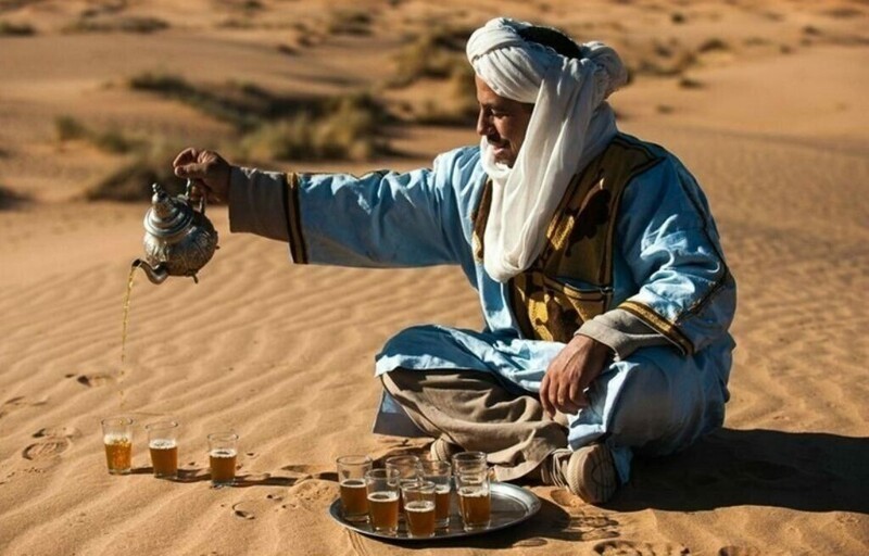 Бедуины не перестанут наливать тебе кофе, пока не взболтаешь чашку