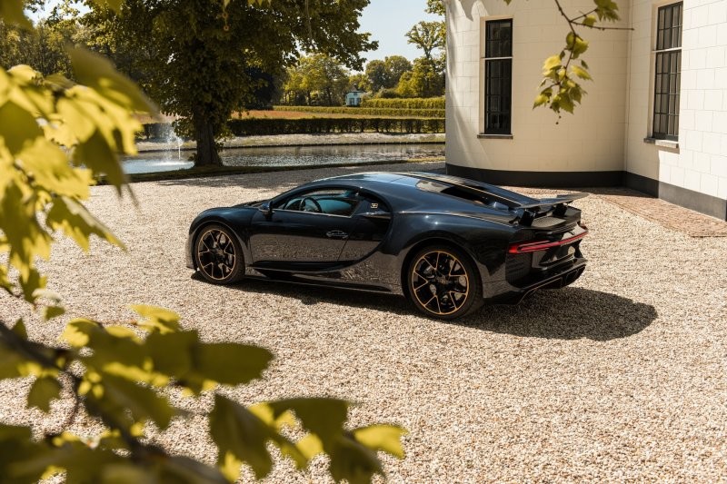 Bugatti чествует дочь основателя компании эксклюзивными моделями Chiron, Chiron Sport