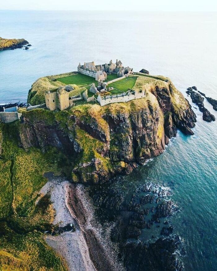 36. Замок Данноттар, Шотландия