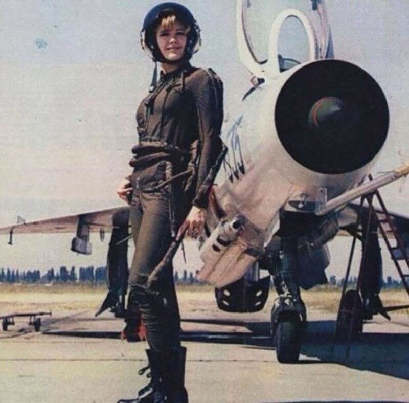 1968 год. Далиборка Стойшич . Военнослужащая армии Югославии. Кандидат на титул "Мисс Вселенная" от этого государства