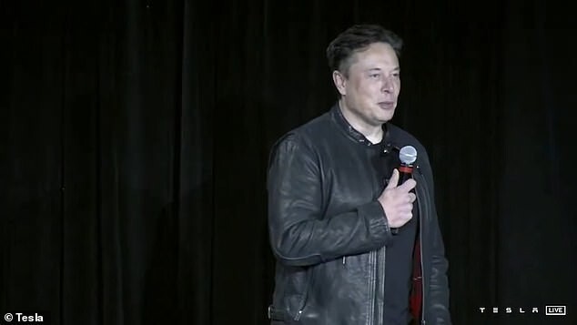 Tesla готовится к выходу Оптимуса
