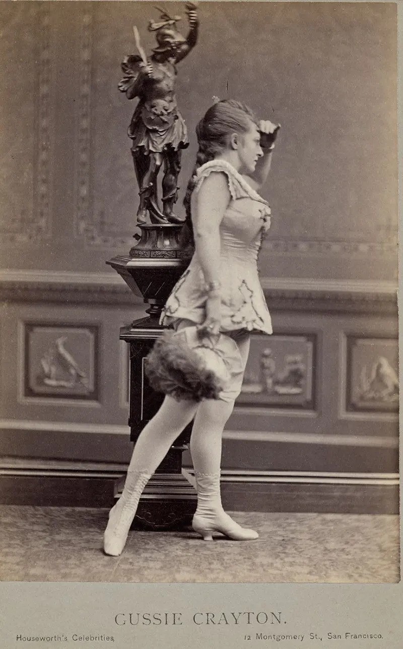 Винтажные фотографии танцовщиц бурлеска и их изысканных костюмов, 1890 г