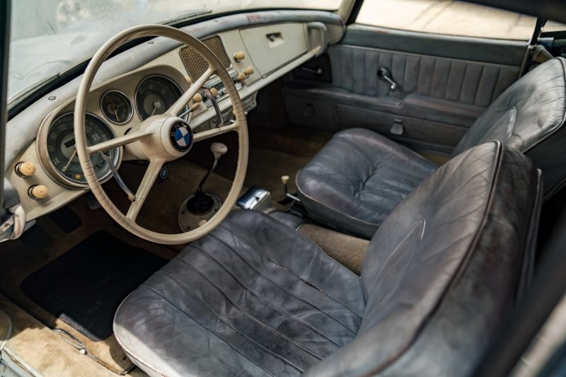 Этот BMW 507 1957 года простоял в гараже 43 года, но может стоить миллионы долларов