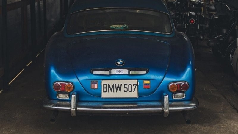 Этот BMW 507 1957 года простоял в гараже 43 года, но может стоить миллионы долларов