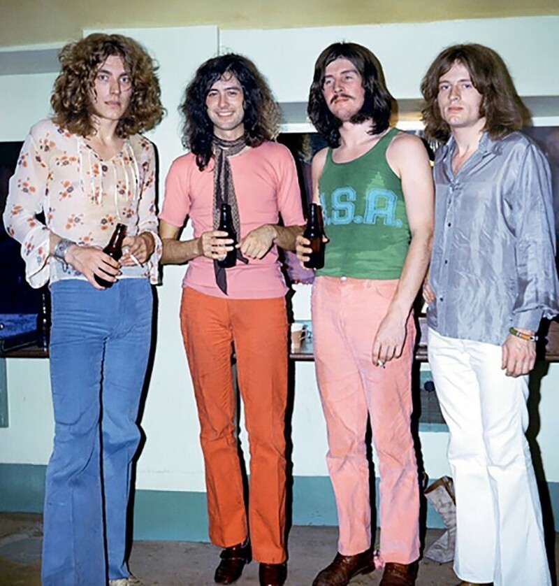 Группа Led Zeppelin после первого выступления в королевском Альберт-Холле, июнь 1969 год