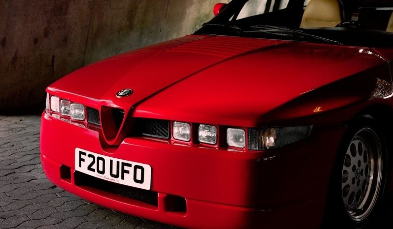Противоречивый и прекрасный Alfa Romeo SZ