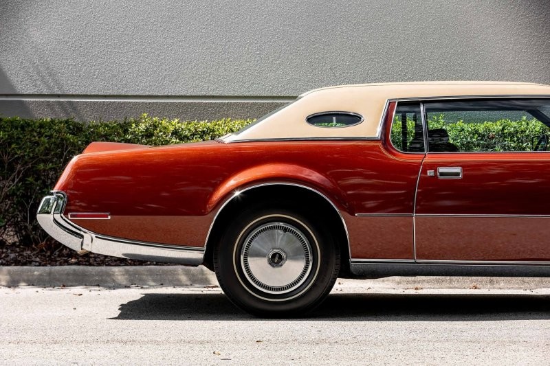 Американский красавец: Lincoln Continental Mark IV 1973 года