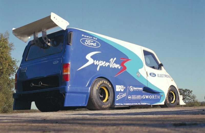 Компания Ford построила абсурдно быстрый электрический фургон с мощностью больше, чем у Bugatti