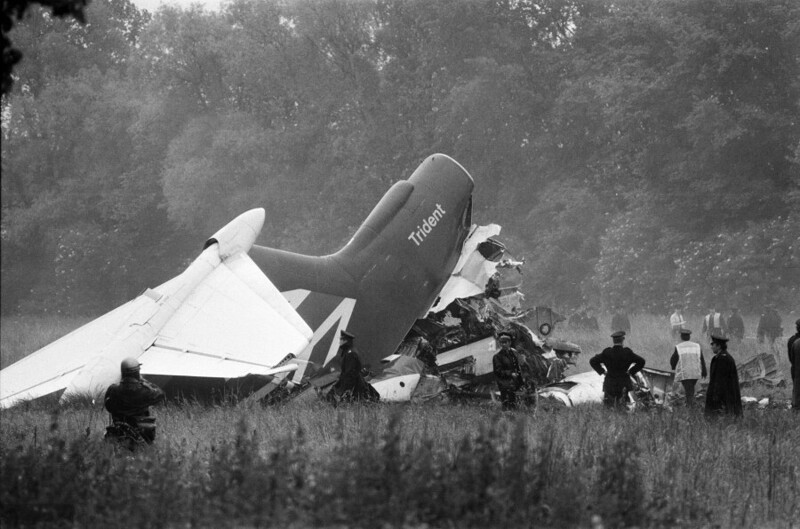 19 июня 1972 года. Крушение Trident под Лондоном - крупнейшая авиакатастрофа Великобритании на тот день. 118 погибших. Причина - ошибочные действия экипажа.