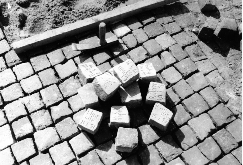 Самый необычный памятник жертвам немецких палачей из гестапо