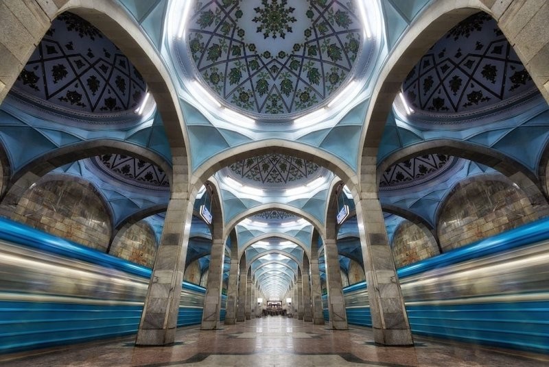 Замечательный восточный колорит в оформлении станции метро в Ташкенте, Узбекистан