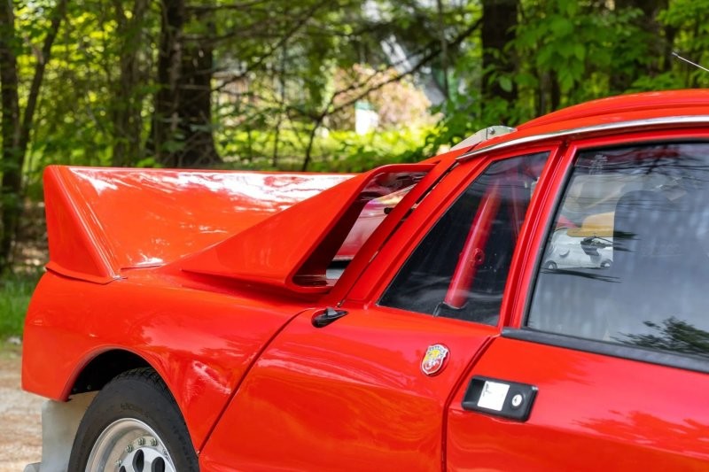 Lancia Rally 037 1982 года выпуска, разрешенная для использования на дорогах
