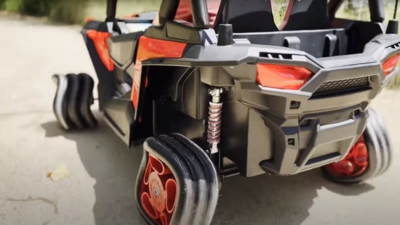 Детские электромобили с квадратными колесами от компании Shark Wheel