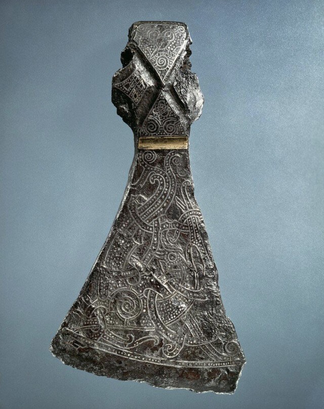 Голова топора викингов. 1030 лет, найдено в Дании
