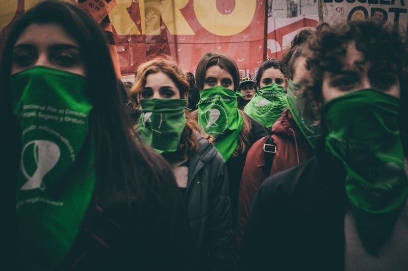 Женщины Аргентины вышли на демонстрацию, требуя право на аборт